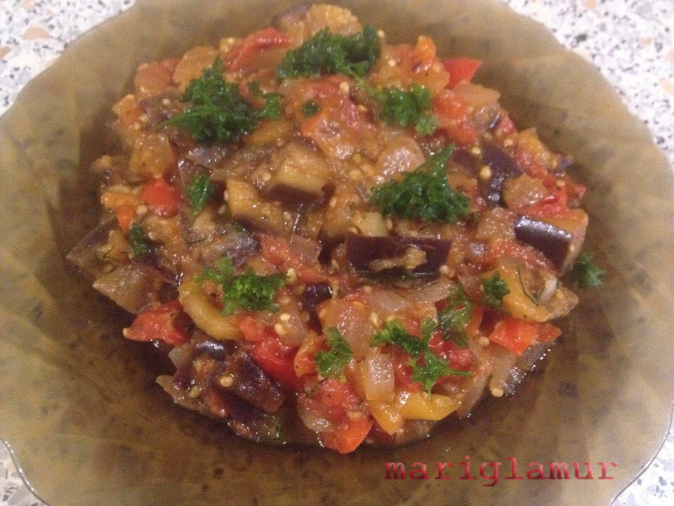 stewed eggplants with tomatoes and peppers