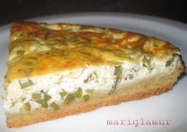 pie with cottage cheese and cheese